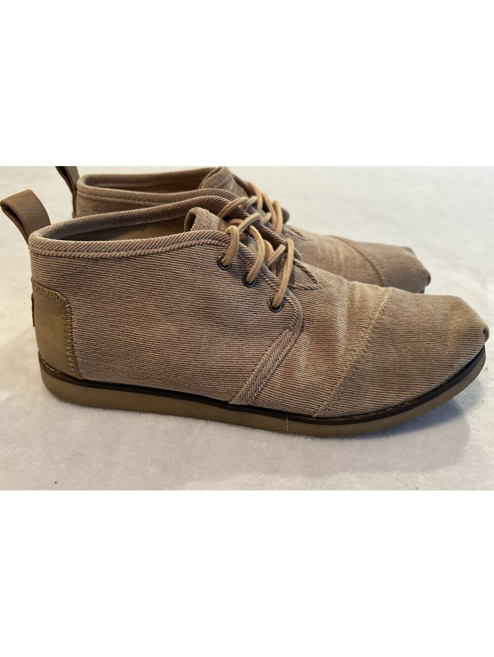 Toms Shoes Women’s Size 8.5 Chukka Bootie Beige Lace Up Corduroy